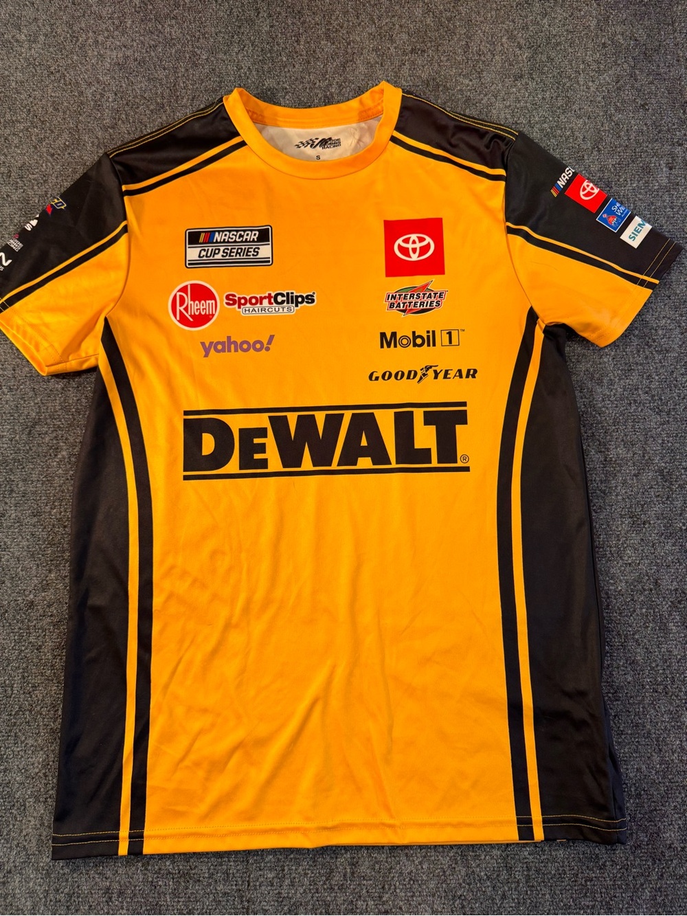 Men’s Yellow & Black Joe Gibbs Racing Jersey.